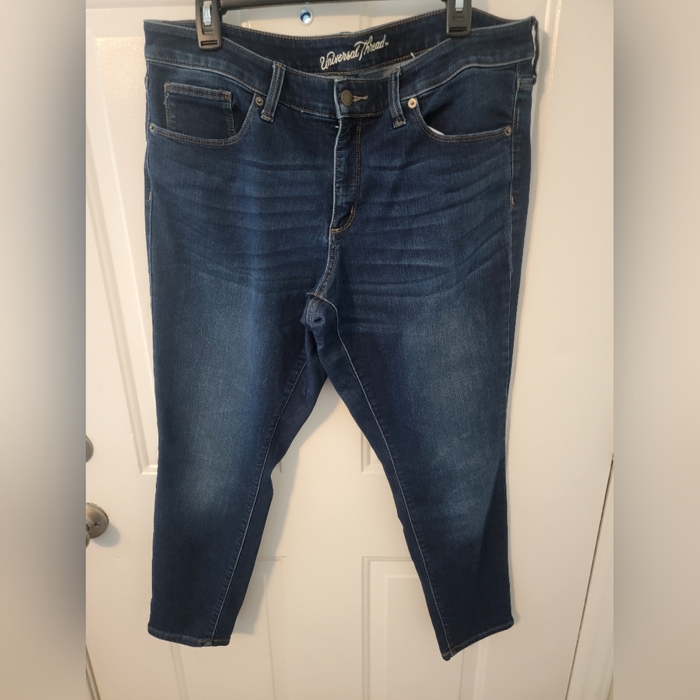 Universal Thread medium wash skinny Non-Distressed with fading 14short